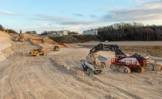 <p>Travaux de terrassements de la falaise</p>
