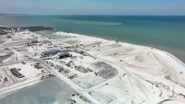 <p>Vue de la plateforme en mer.</p>